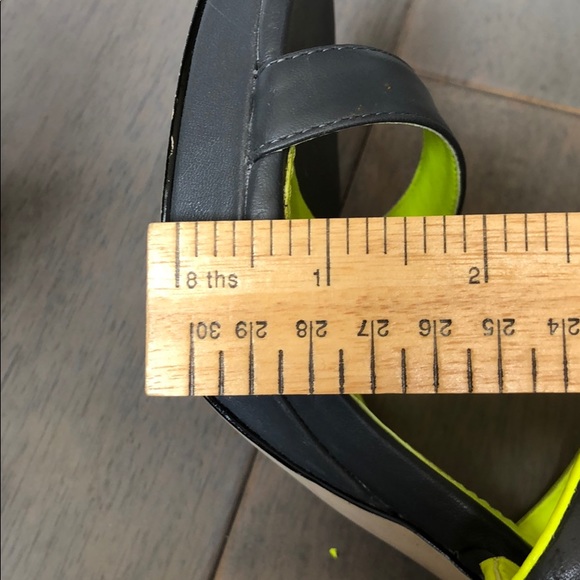 Calvin Klein platform sandals. Size 8 - Picture 7 of 7